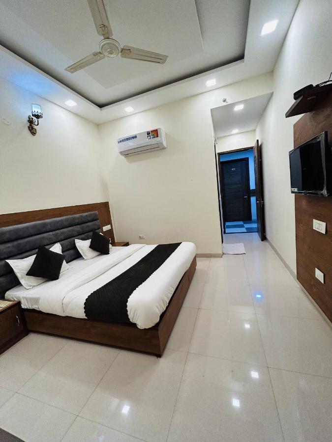 Hotel Woodlark Zirakpur - A Peaceful Stay Exterior foto